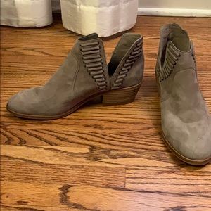 Vince Camuto suede booties ✨